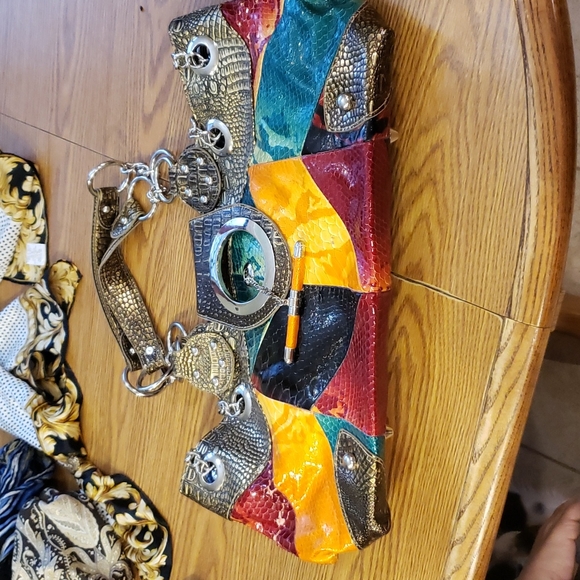 DS bags Funky and Stylish Faux snake skin large handbag tote. - Picture 10 of 10